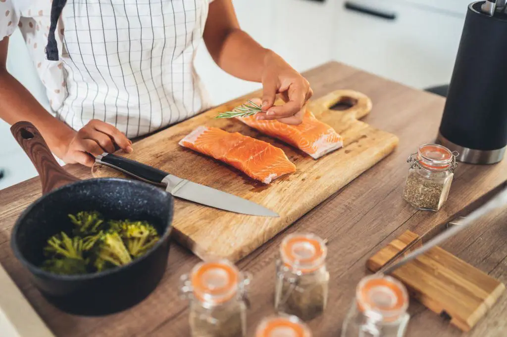 health benefits we can get from salmon