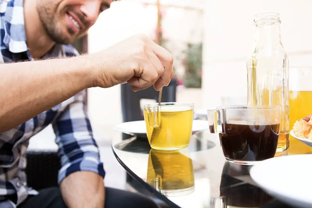 Another green tea benefit for men is its caffeine content