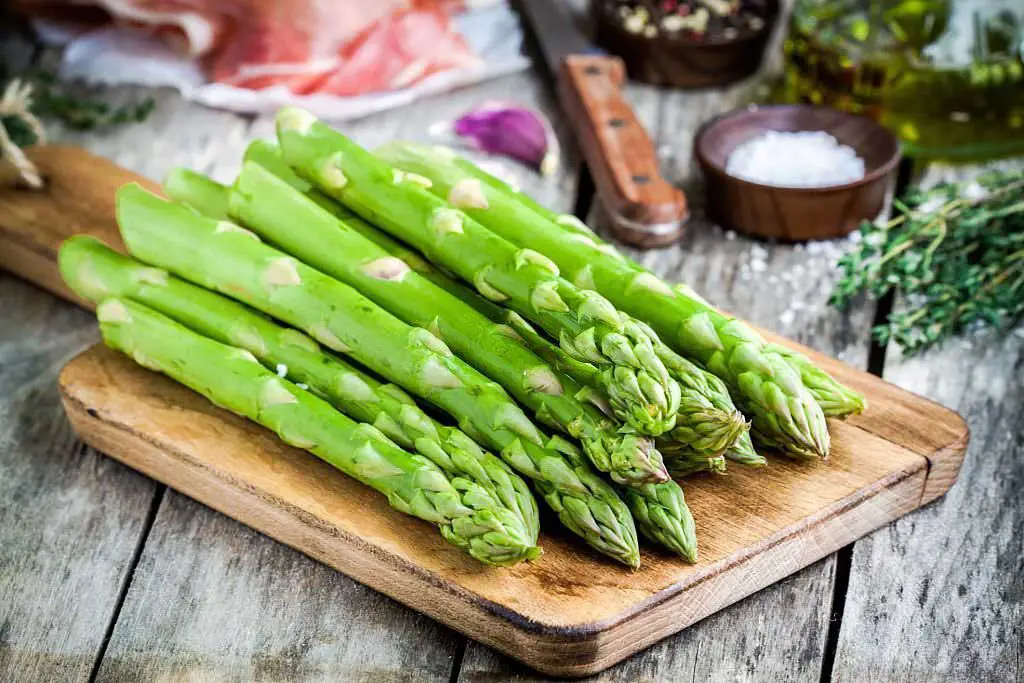 Asparagus nutrients come in many forms