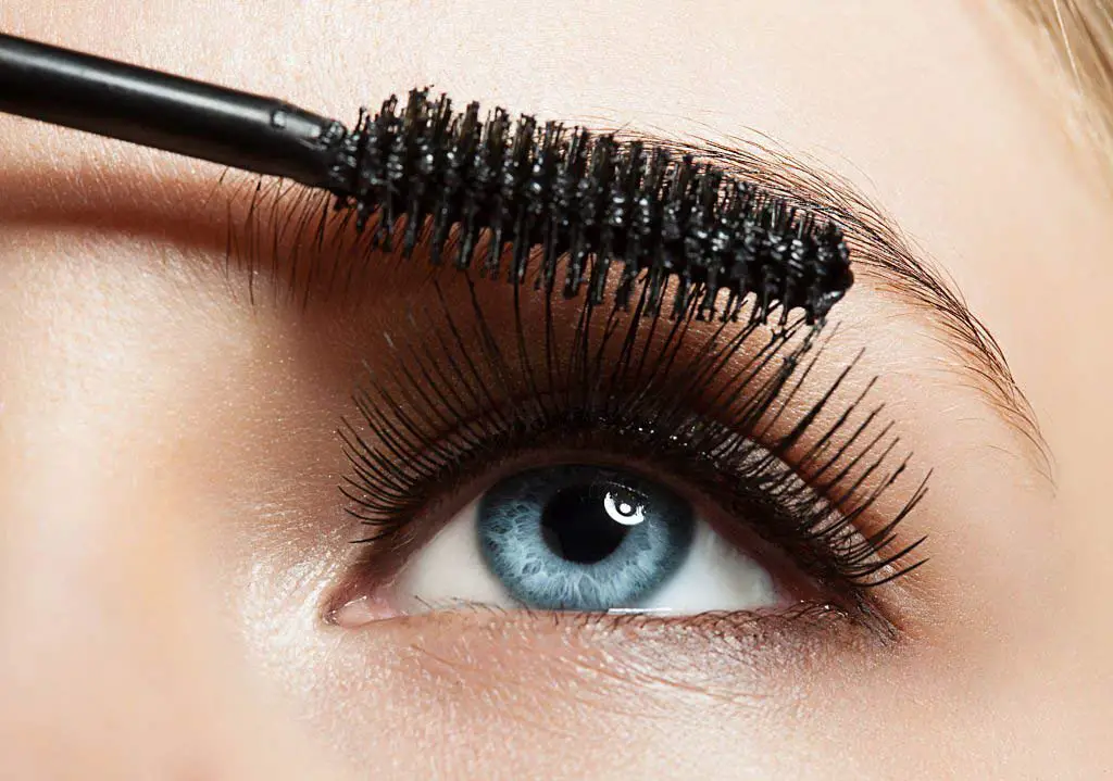 better do your eyelashes to make your eyes more expressive