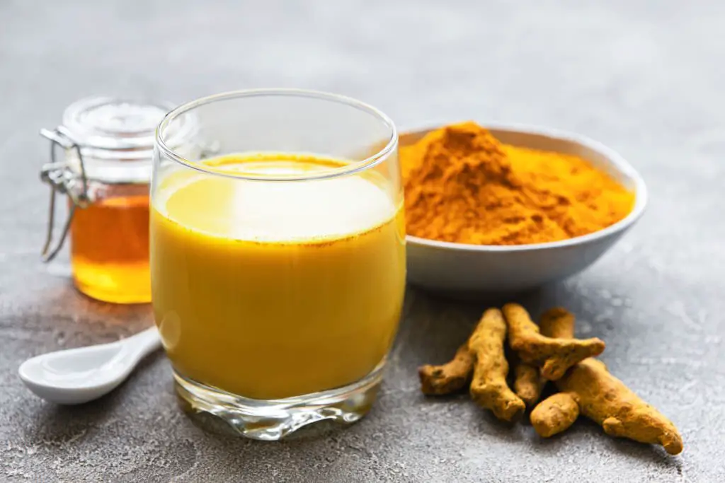 How to enjoy home remedies from turmeric