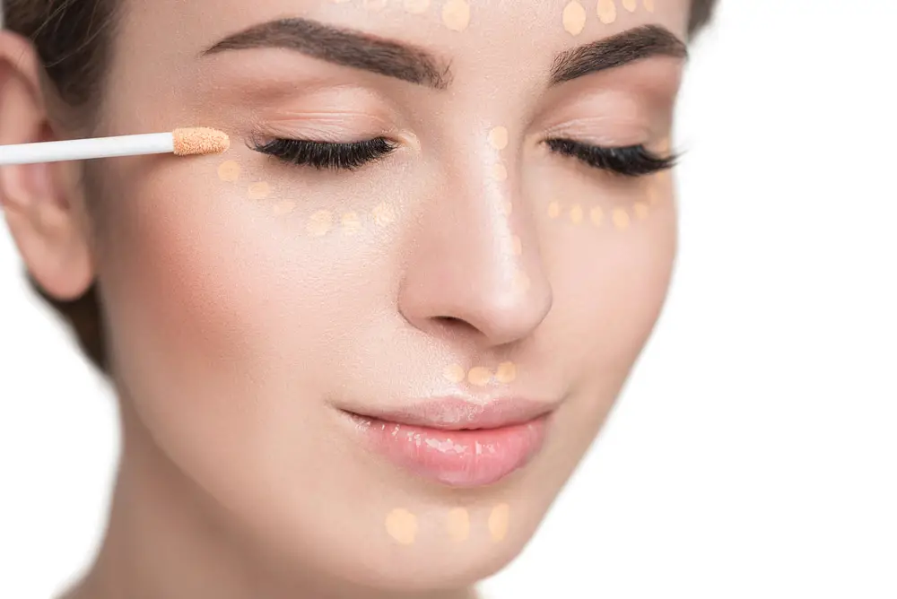 How to Apply Concealer under your Eye
