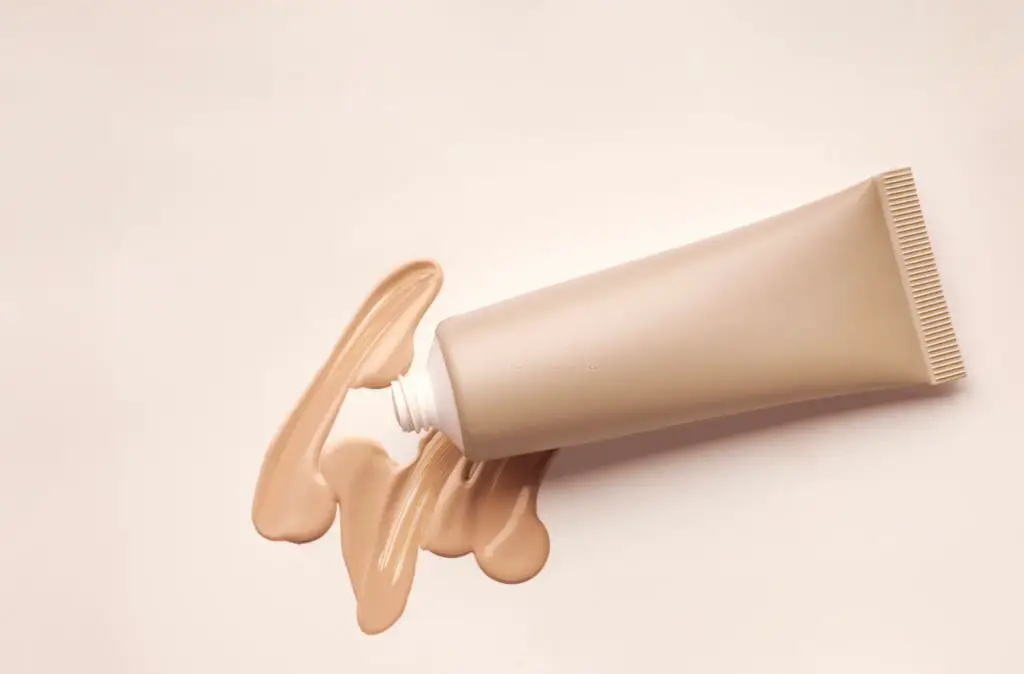 liquid bronzer comes with a thinner texture than cream