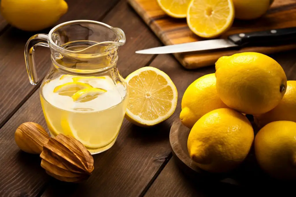 The benefits of lemon water in our health