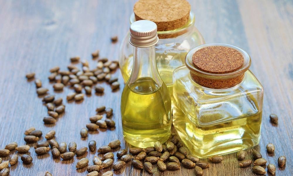 Castor Oil Making Beauty Tricks
