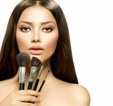 Clean Makeup Brushes and Make it Hygienic at All Times