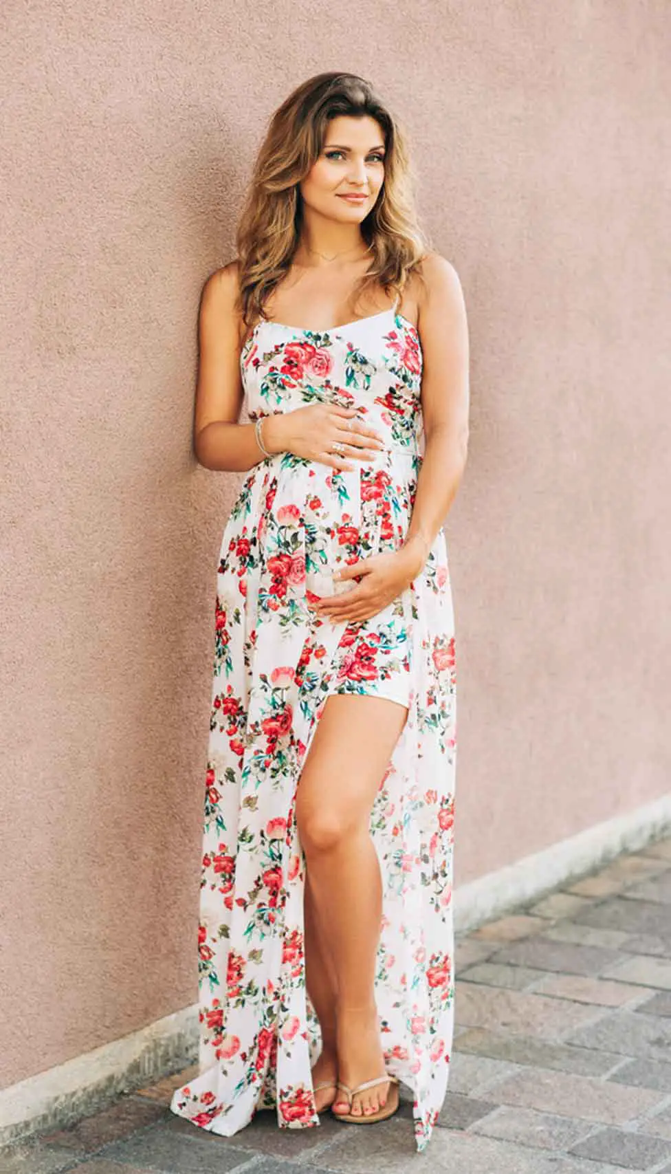 Maxi dress is the safest way to pregnancy fashion